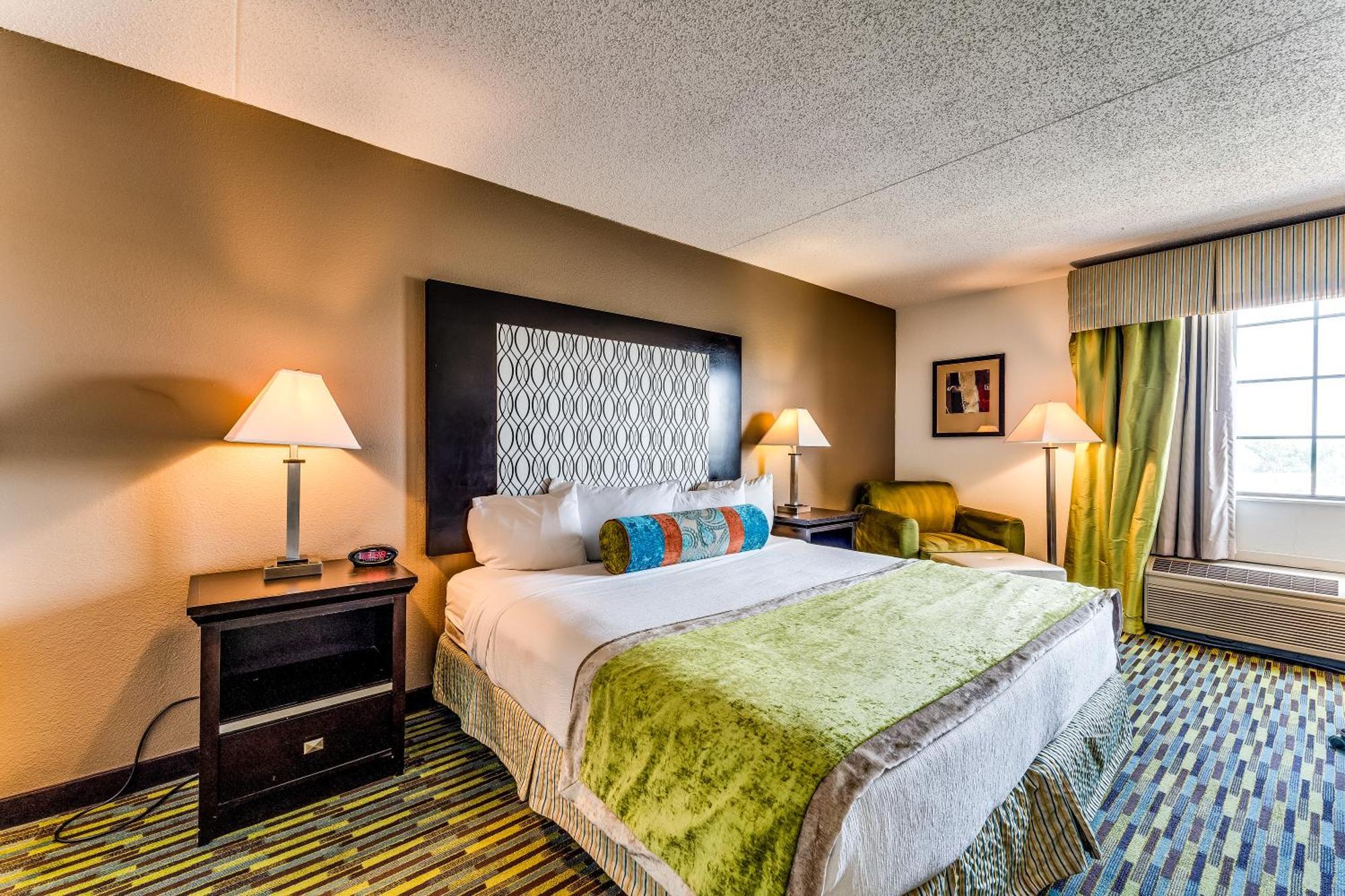 فندق Wyndham Garden Wichita Downtown المظهر الخارجي الصورة