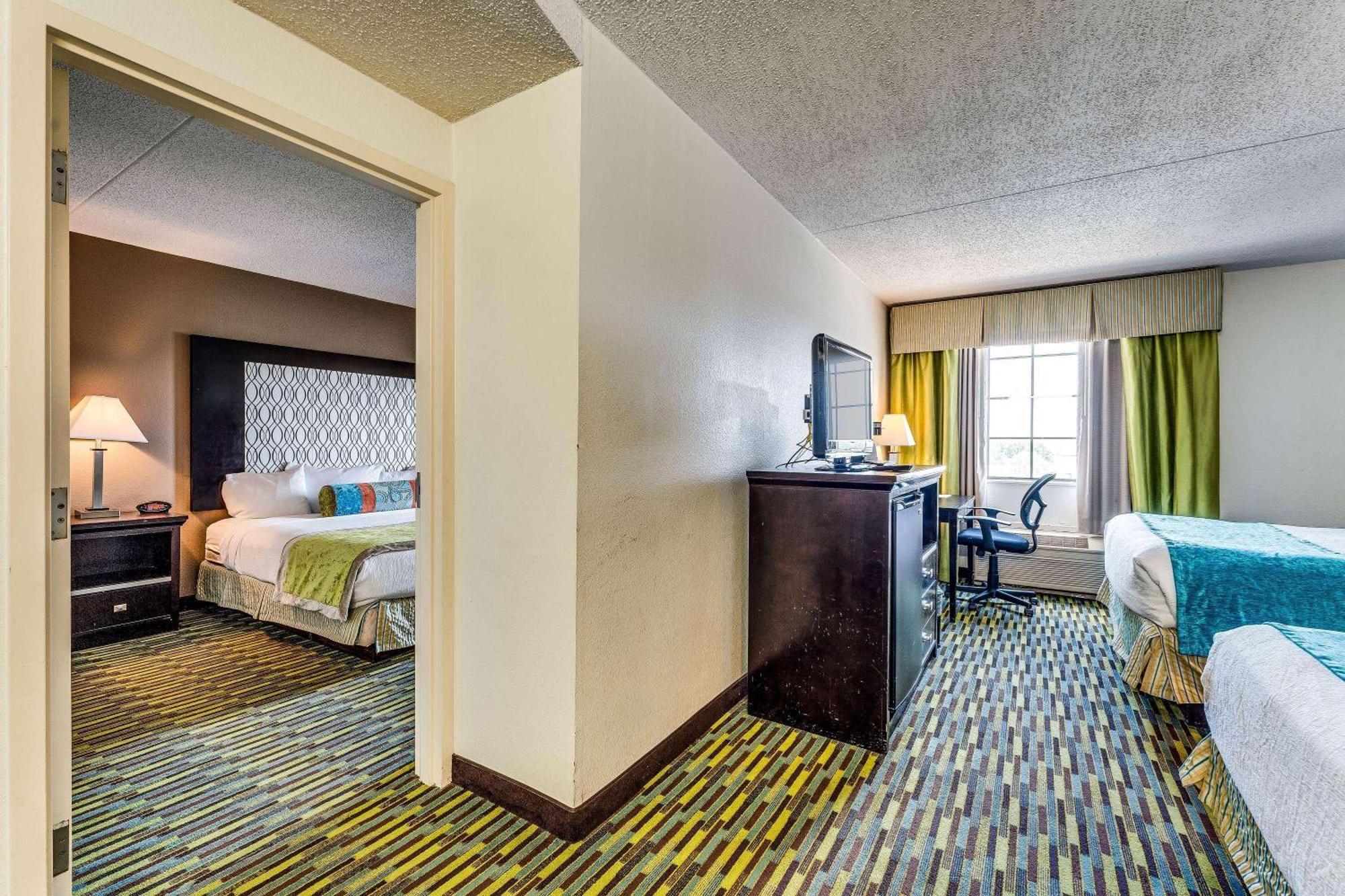 فندق Wyndham Garden Wichita Downtown المظهر الخارجي الصورة